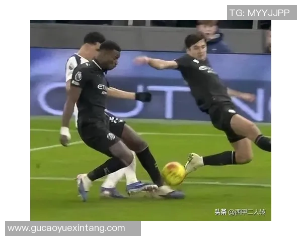 欧联杯激战巴黎圣日耳曼与切尔西平局补时进球引发争议判罚全场沸腾